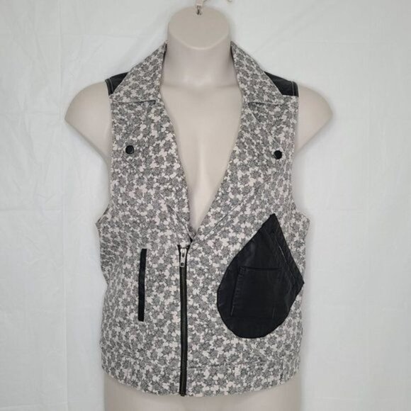 BCBGeneration Asymmetrical Sleeveless Vest - Picture 3 of 5